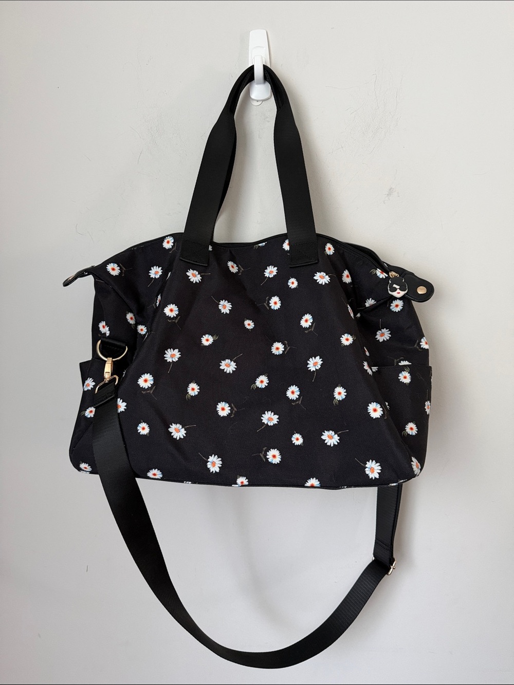 Alice + Olivia Daisy Print Weekender Duffel Bag 🟦